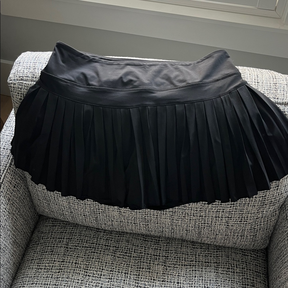 GoldHinge Black Pleated Active Mini Skirt - Picture 5 of 6